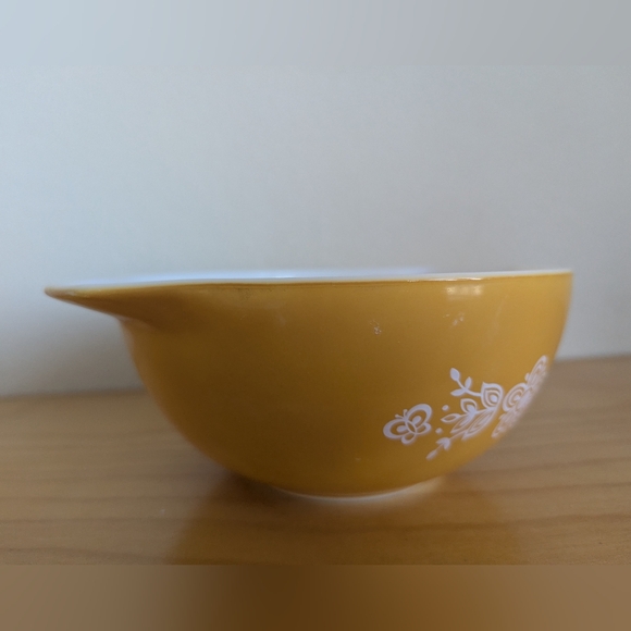 Set Of 2 Vintage Pyrex Cinderella Butterfly Gold And White Bowls #442 #441 - Picture 8 of 16